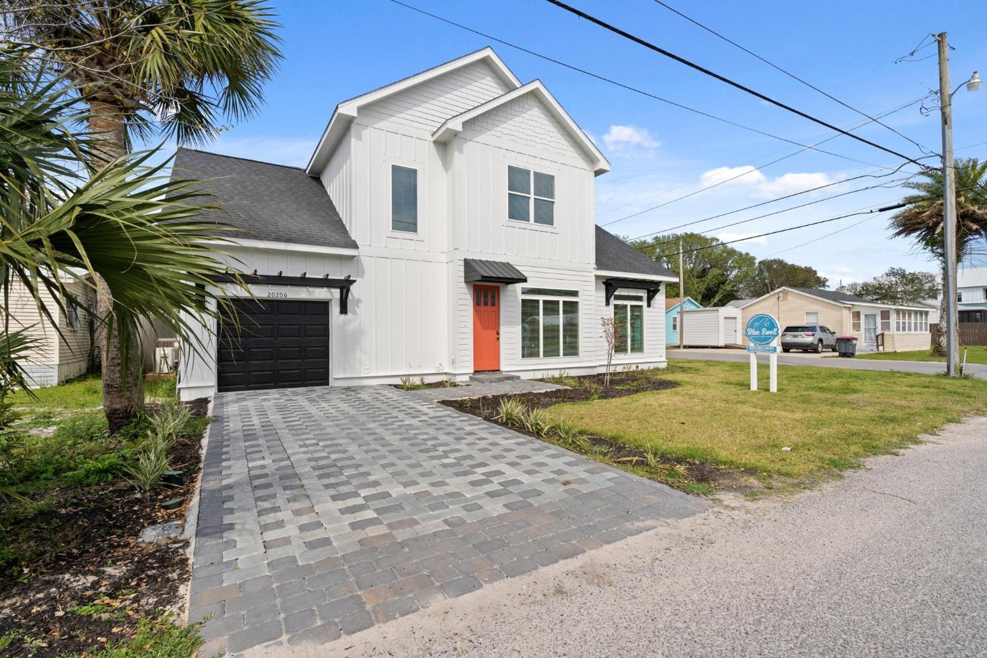 Brand New Expansive Coastal W/ Custom Furnishings Sleeps 15 Holiday home Panama City Beach